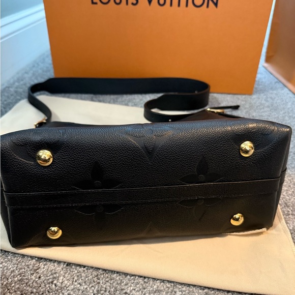 Louis Vuitton Black Embossed Shoulder Bag carry all PM - Picture 5 of 11